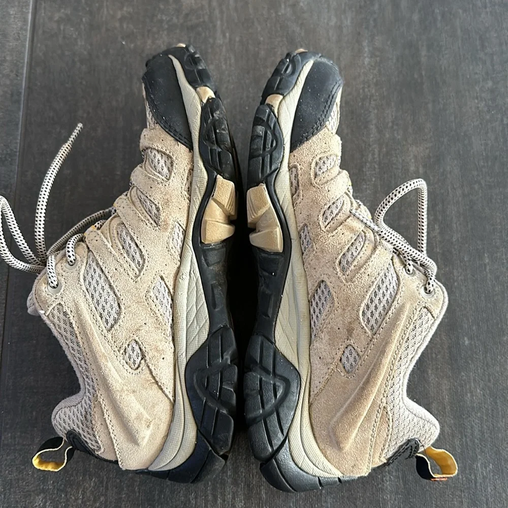 Merrell Women’s Moab Ventilator Hiking shoes - Picture 5 of 10